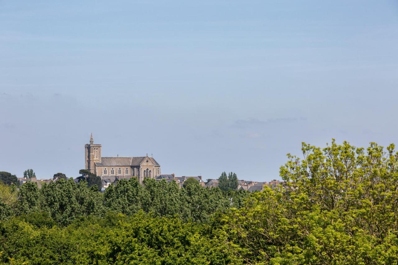 La Metairie-Du-Vauhariot - Vue Mer Et Mont Saint Michel - Piscine Chauffee - Acces Gr34 Cancale Kültér fotó